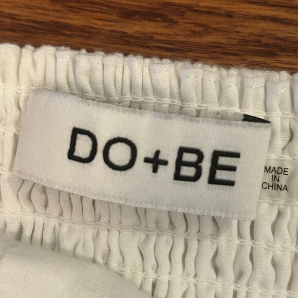 Do+Be Milkmaid Crop Top Ruffle Sleeve Smocked Size Small in pristine condition - Picture 8 of 11